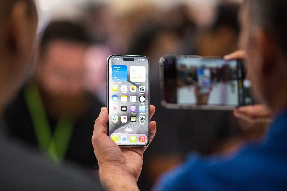 Lý do khiến iPhone 15 Pro Max chỉ có camera zoom quang 5x