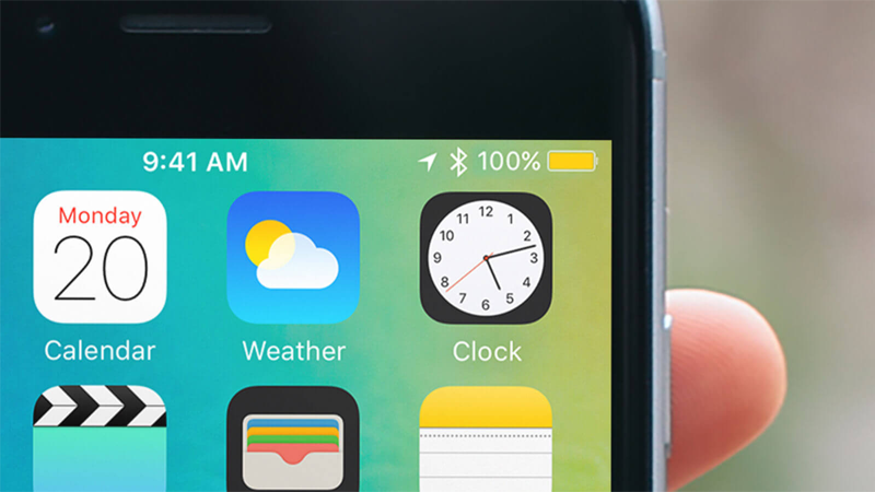 Tại sao biểu tượng pin iPhone có màu vàng?